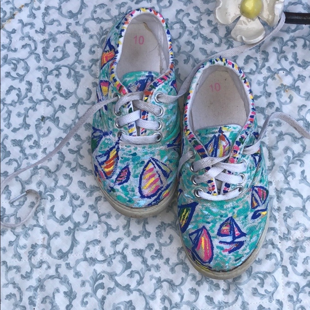 Lilly Pulitzer painted print sneakers - Picture 5 of 5